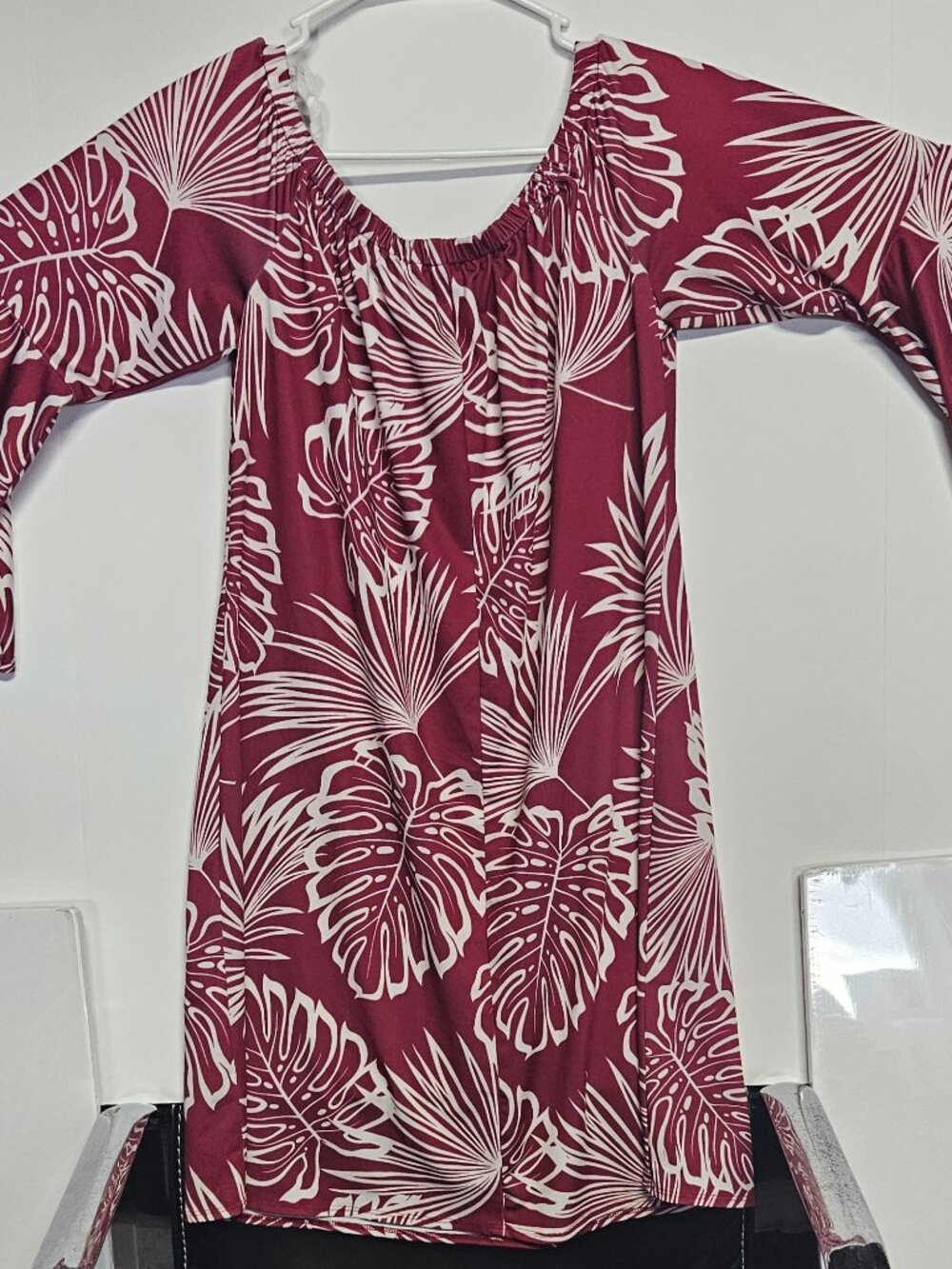 Lee's Fashion Hawaii - off the shoulder Floral print dress - Size Med.